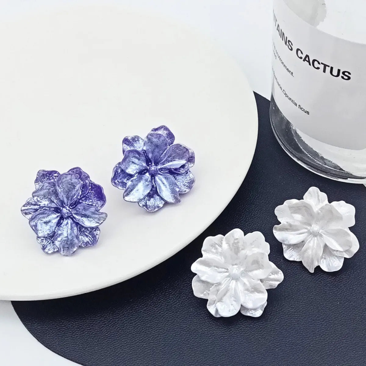 1 Pair Simple Style Flower Resin Women's Ear Studs