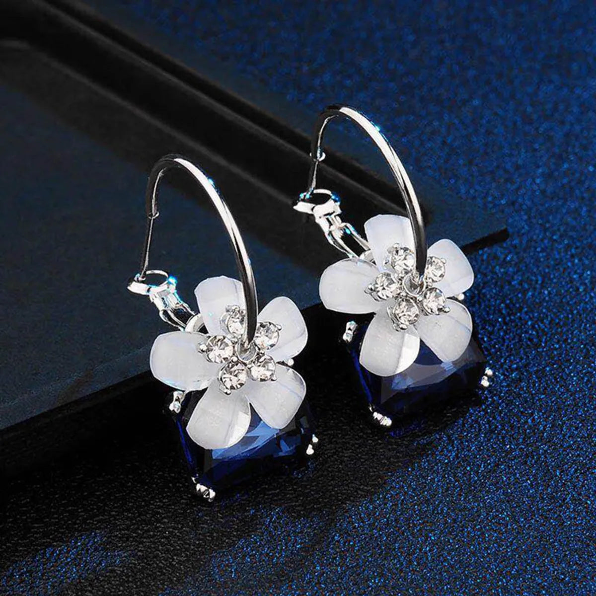 1 Pair Simple Style Geometric Alloy Plating Inlay Crystal Women'S Drop Earrings