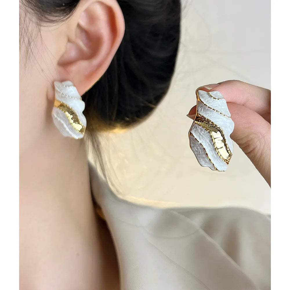 1 Pair Simple Style Geometric Conch Alloy Ear Studs