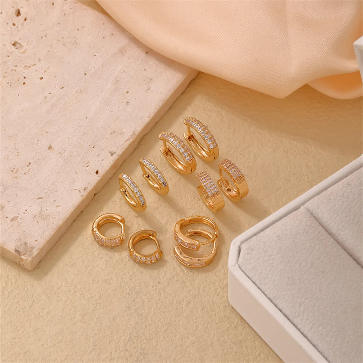 1 Pair Simple Style Geometric Copper Zircon Hoop Earrings