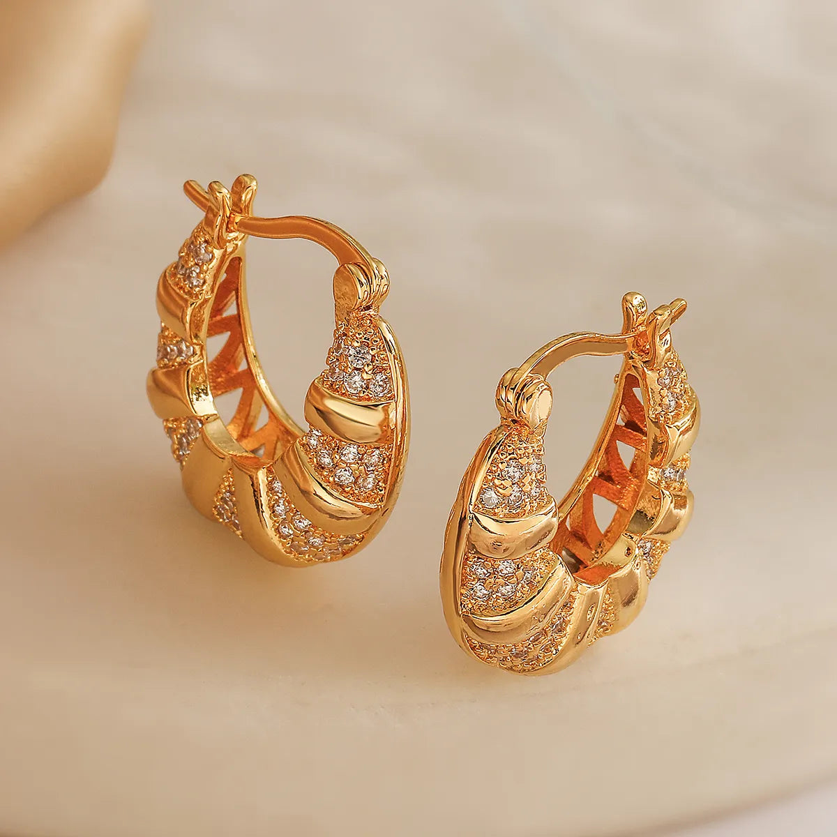 1 Pair Simple Style Geometric Inlay Copper Zircon 18K Gold Plated Hoop Earrings