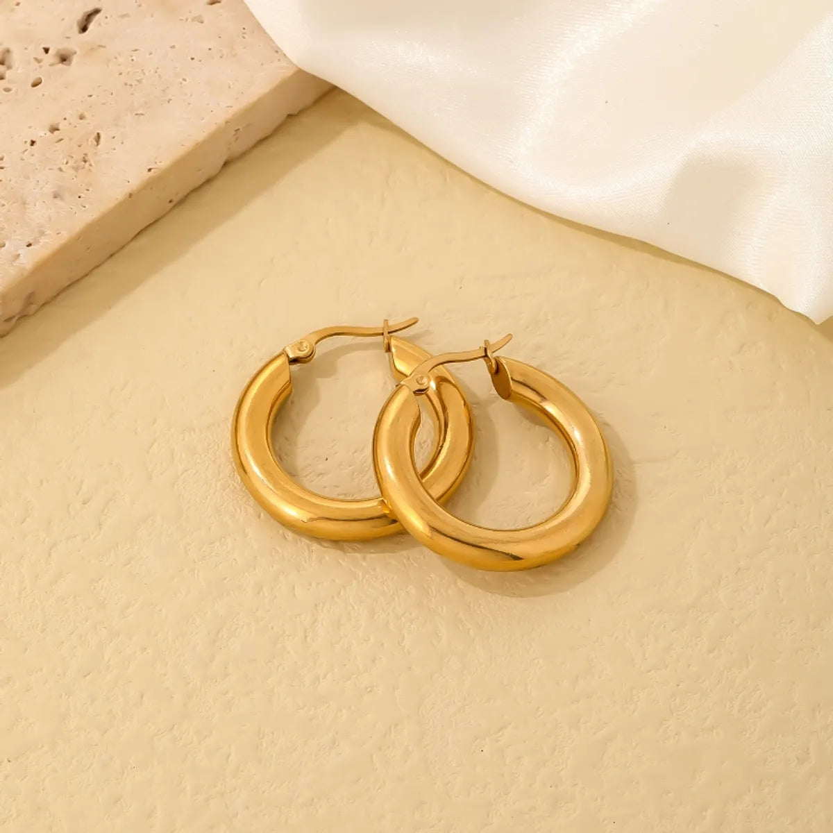 1 Pair Simple Style Geometric Oval Polishing Plating Stainless Steel Gold Plated Ear Studs