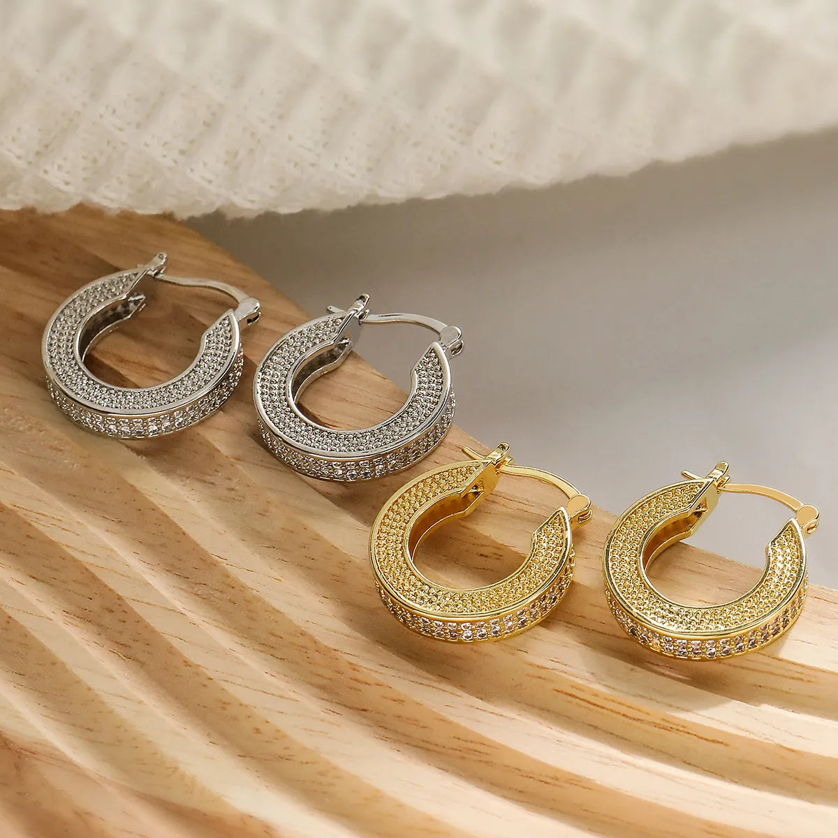 1 Pair Simple Style Geometric Solid Color Plating Inlay Copper Zircon 18k Gold Plated Hoop Earrings