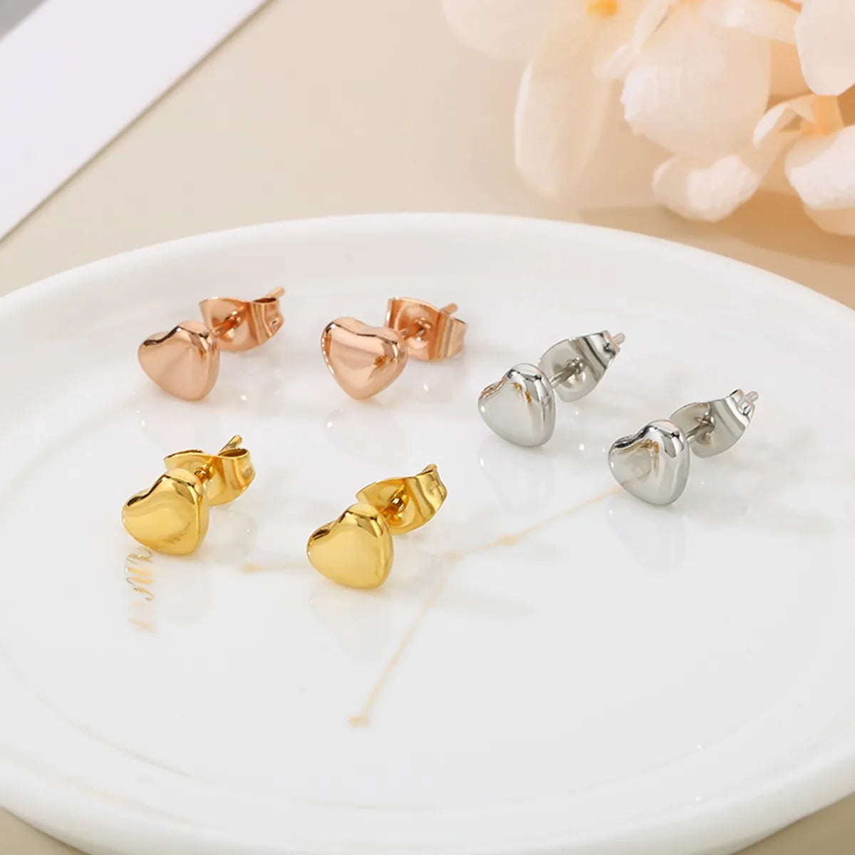 1 Pair Simple Style Heart Shape 304 Stainless Steel 18K Gold Plated Ear Studs