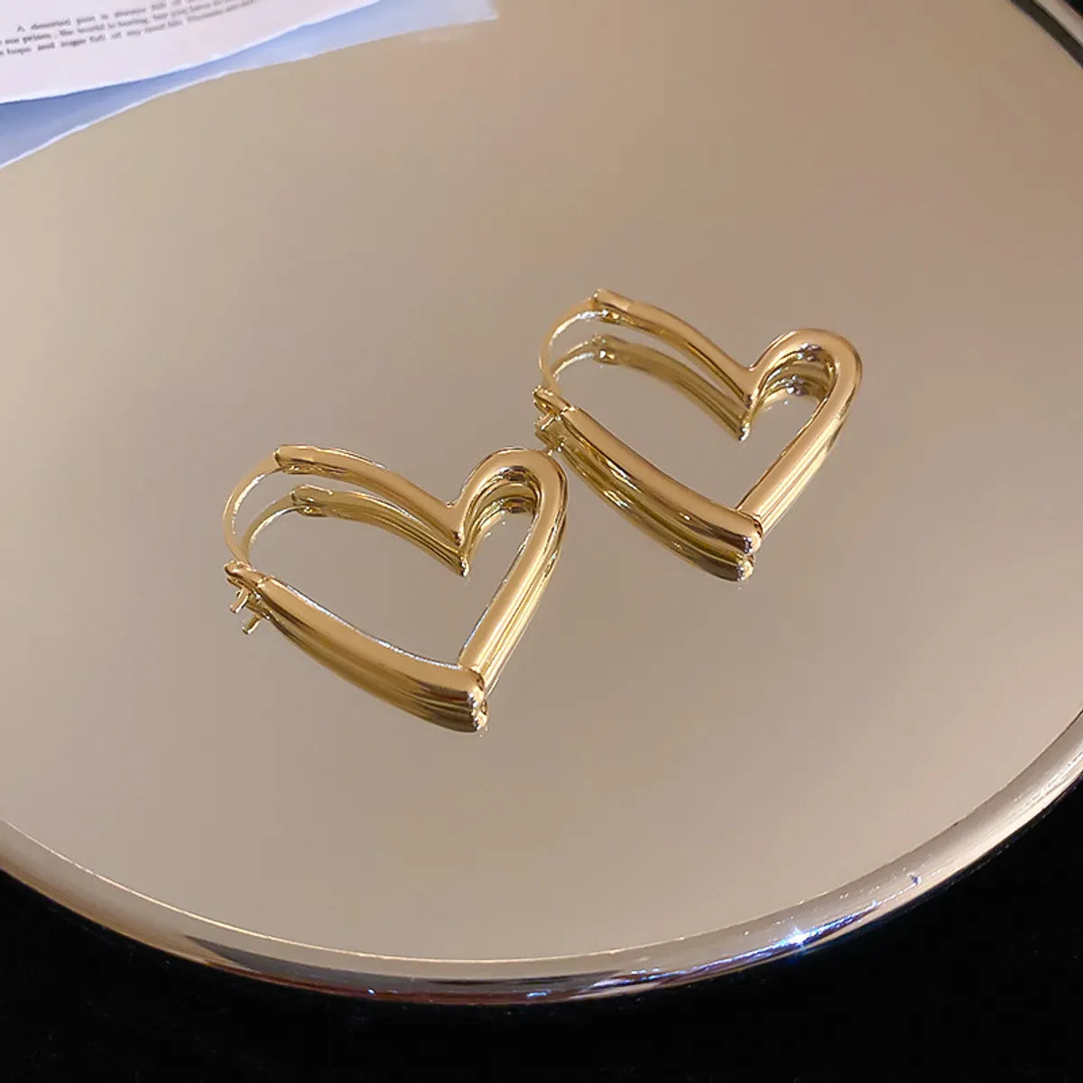 1 Pair Simple Style Heart Shape Copper Ear Clip