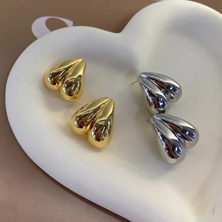 1 Pair Simple Style Heart Shape Copper Ear Studs