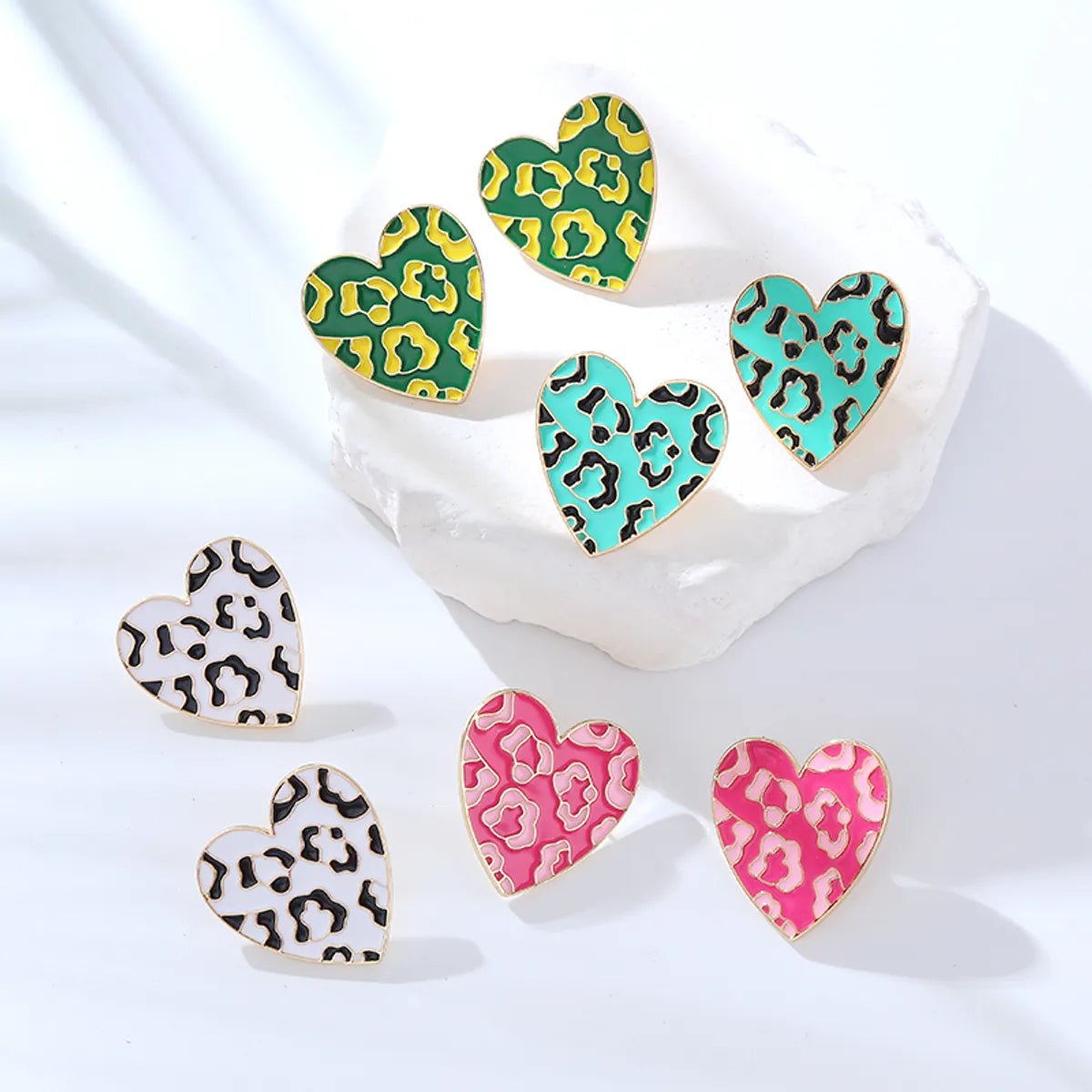 1 Pair Simple Style Heart Shape Enamel Alloy Ear Studs