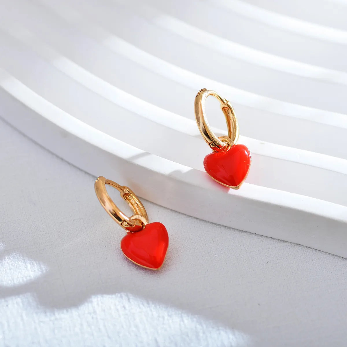 1 Pair Simple Style Heart Shape Enamel Copper Drop Earrings