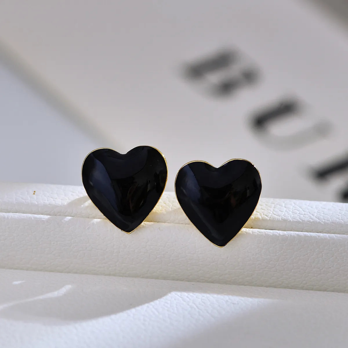 1 Pair Simple Style Heart Shape Enamel Copper Ear Studs