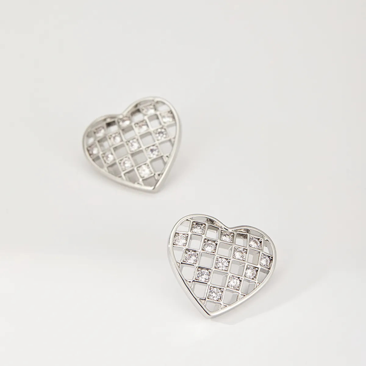 1 Pair Simple Style Heart Shape Hollow Out Inlay Copper Zircon Ear Studs