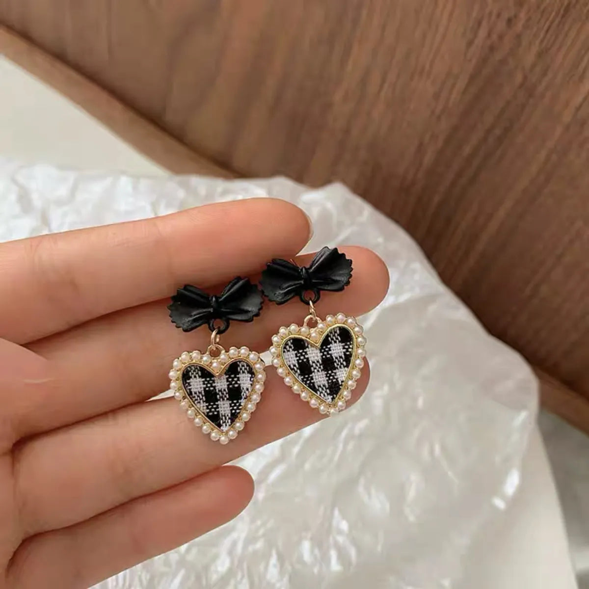 1 Pair Simple Style Heart Shape Inlay Alloy Pearl Drop Earrings