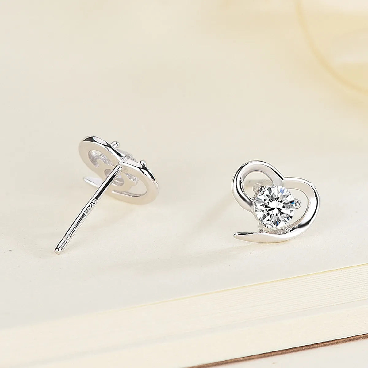 1 Pair Simple Style Heart Shape Inlay Sterling Silver Artificial Diamond Ear Studs