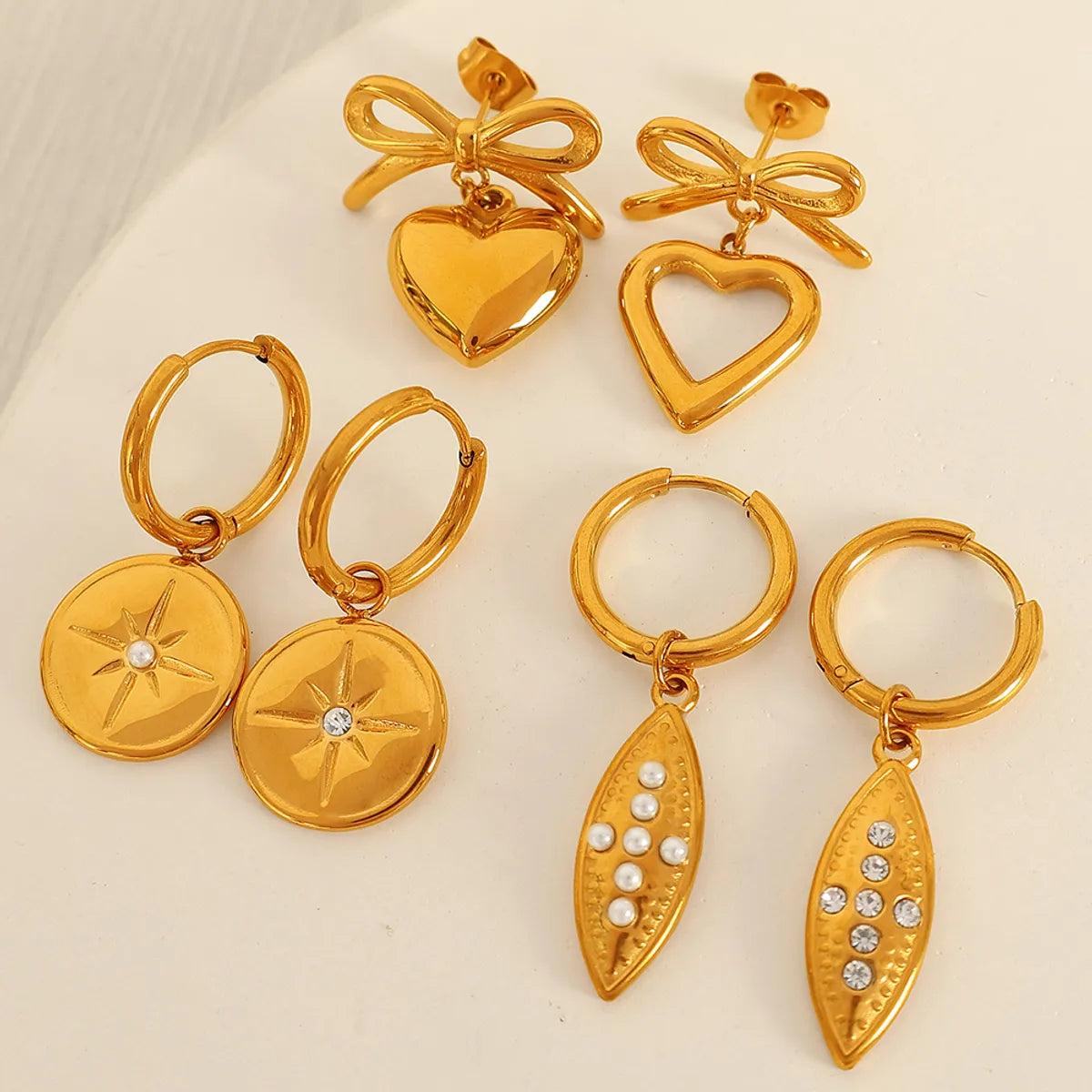 1 Pair Simple Style Heart Shape Plating Inlay Glass Bead Titanium Steel Rhinestones Glass Bead 18K Gold Plated Drop Earrings