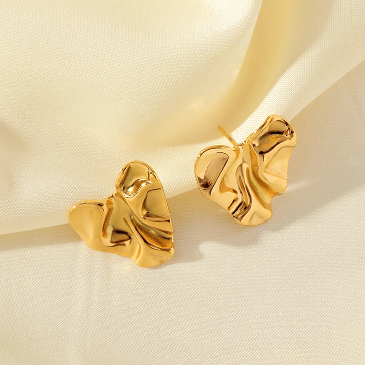 1 Pair Simple Style Heart Shape Plating Stainless Steel 18k Gold Plated Ear Studs