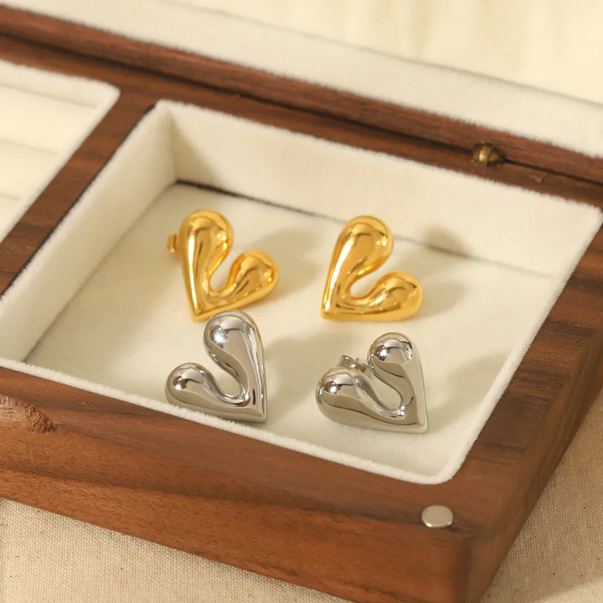 1 Pair Simple Style Heart Shape Polishing Plating Stainless Steel 18k Gold Plated Ear Studs