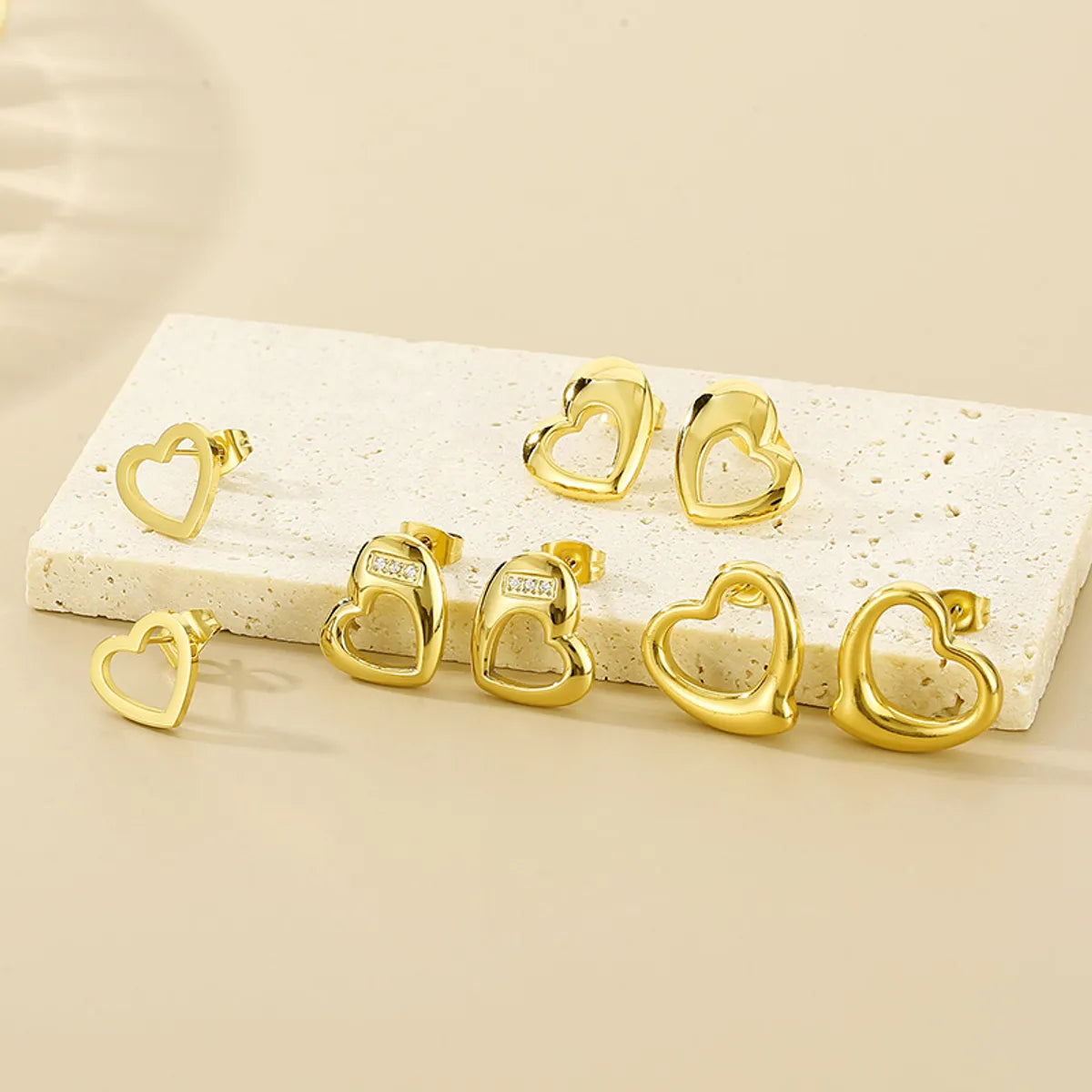 1 Pair Simple Style Heart Shape Stainless Steel Gold Plated Ear Studs