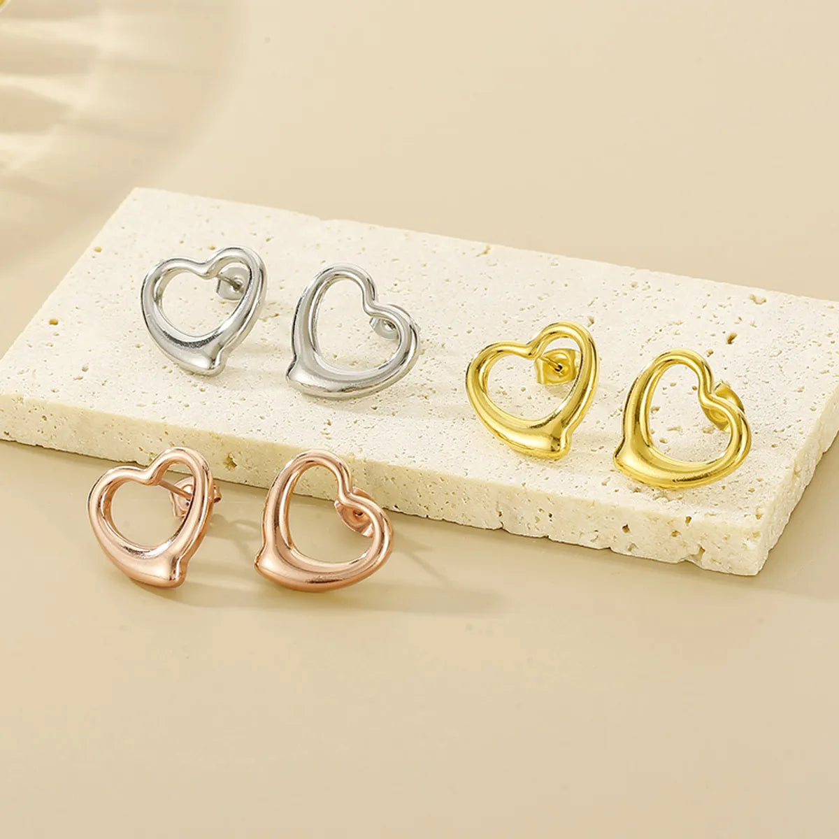 1 Pair Simple Style Heart Shape Stainless Steel Gold Plated Ear Studs