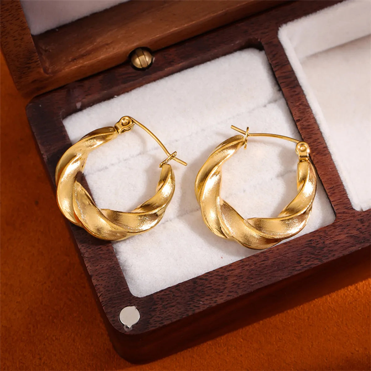 1 Pair Simple Style Irregular Round Twist Plating Stainless Steel 18k Gold Plated Earrings