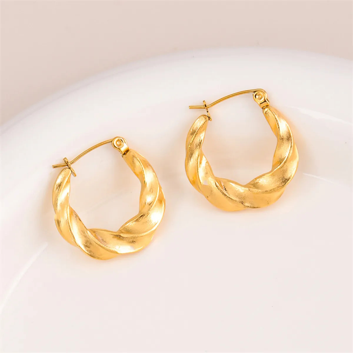 1 Pair Simple Style Irregular Round Twist Plating Stainless Steel 18k Gold Plated Earrings