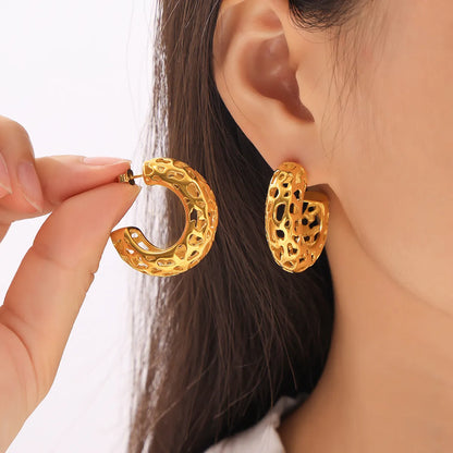 1 Pair Simple Style Korean Style C Shape Heart Shape Plating Hollow Out 304 Stainless Steel 18K Gold Plated Ear Studs