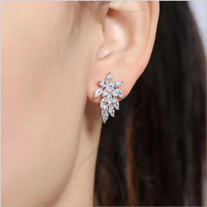 1 Pair Simple Style Leaf Copper Inlay Zircon Ear Studs