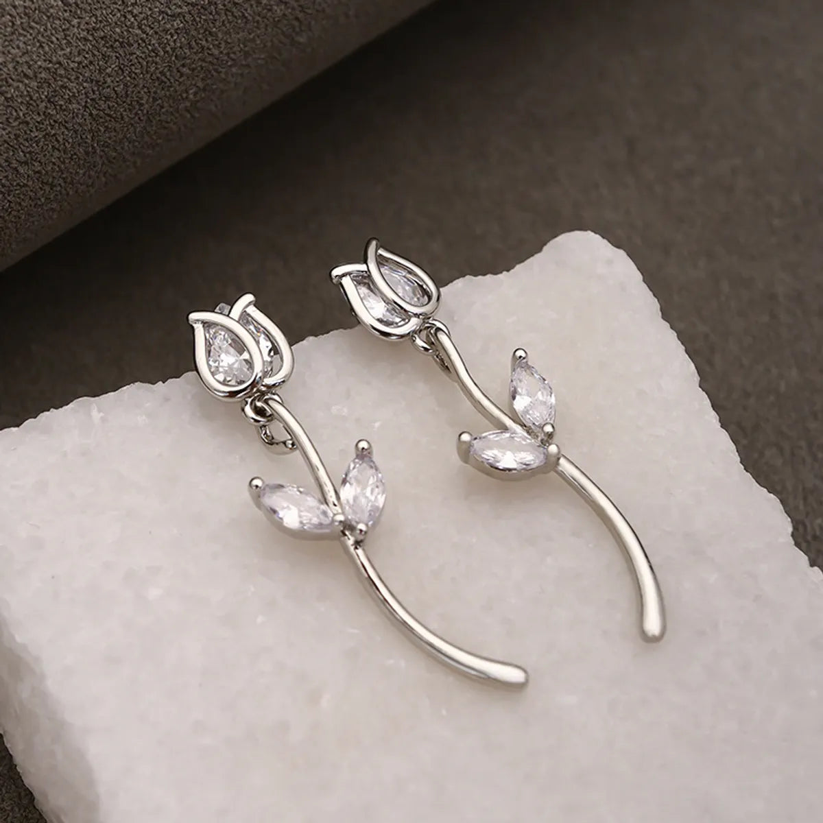 1 Pair Simple Style Leaf Flower Inlay Copper Zircon Ear Studs