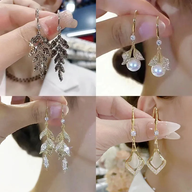 1 Pair Simple Style Leaf Inlay Alloy Zircon Drop Earrings