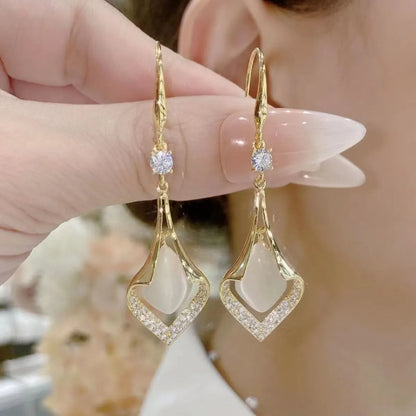 1 Pair Simple Style Leaf Inlay Alloy Zircon Drop Earrings