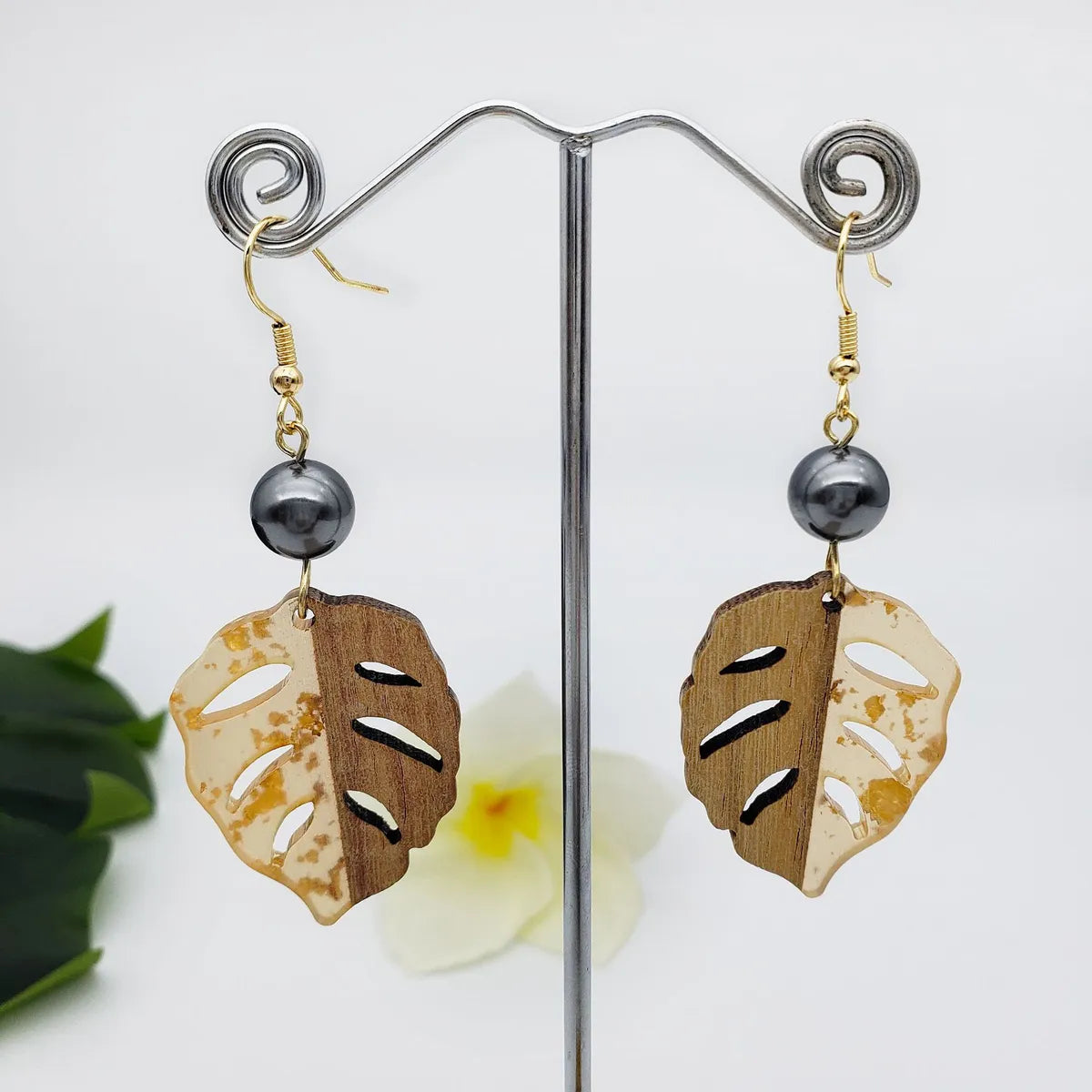 1 Pair Simple Style Leaf Wood Women's Drop Earrings