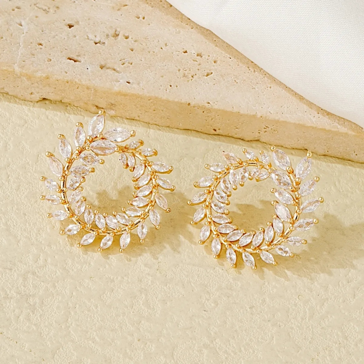 1 Pair Simple Style Leaves Hollow Out Inlay Copper Zircon Ear Studs