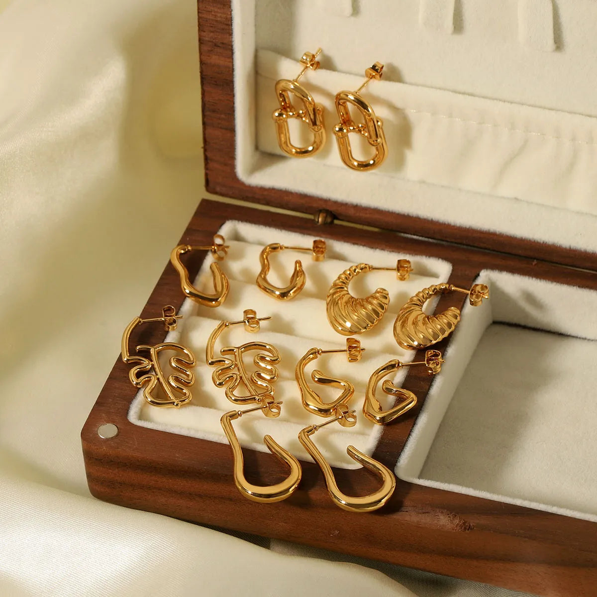 1 Pair Simple Style Leaves Solid Color Plating Stainless Steel 18k Gold Plated Ear Studs