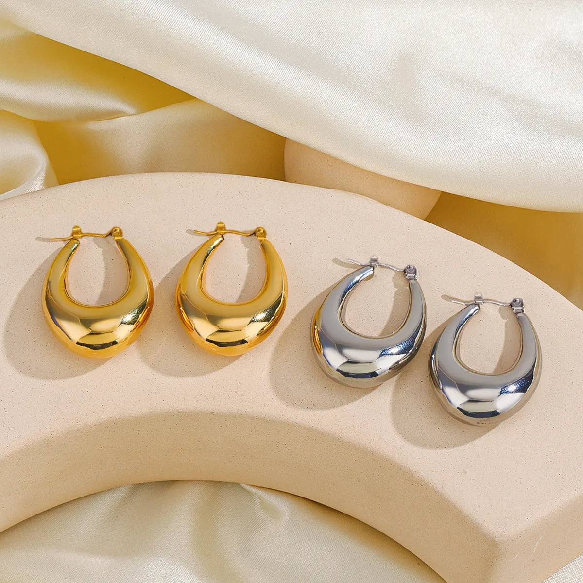 1 Pair Simple Style Oval Plating Stainless Steel 18k Gold Plated Earrings