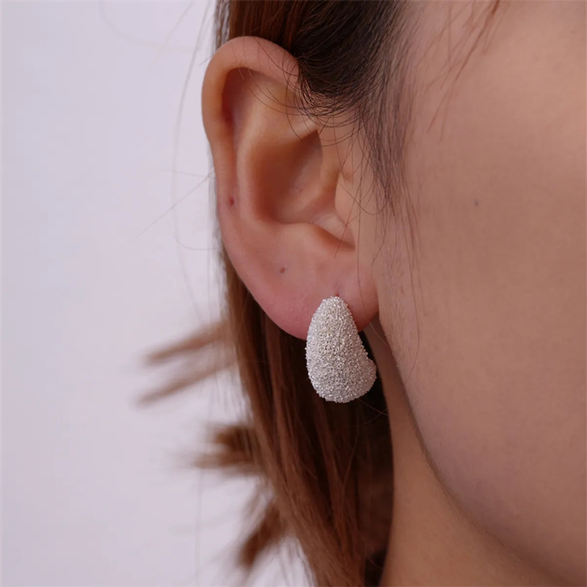 1 Pair Simple Style Oval Plating Three-dimensional Copper Gold Plated Ear Studs