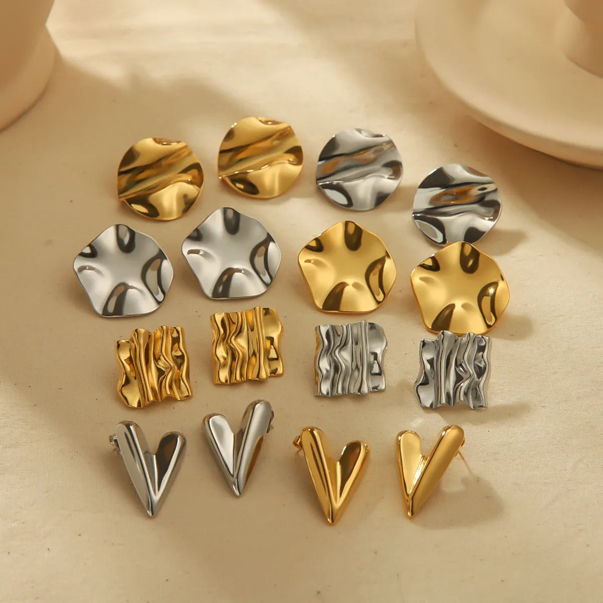 1 Pair Simple Style Quadrilateral Circle Heart Shape Polishing Plating Stainless Steel 18k Gold Plated Ear Studs