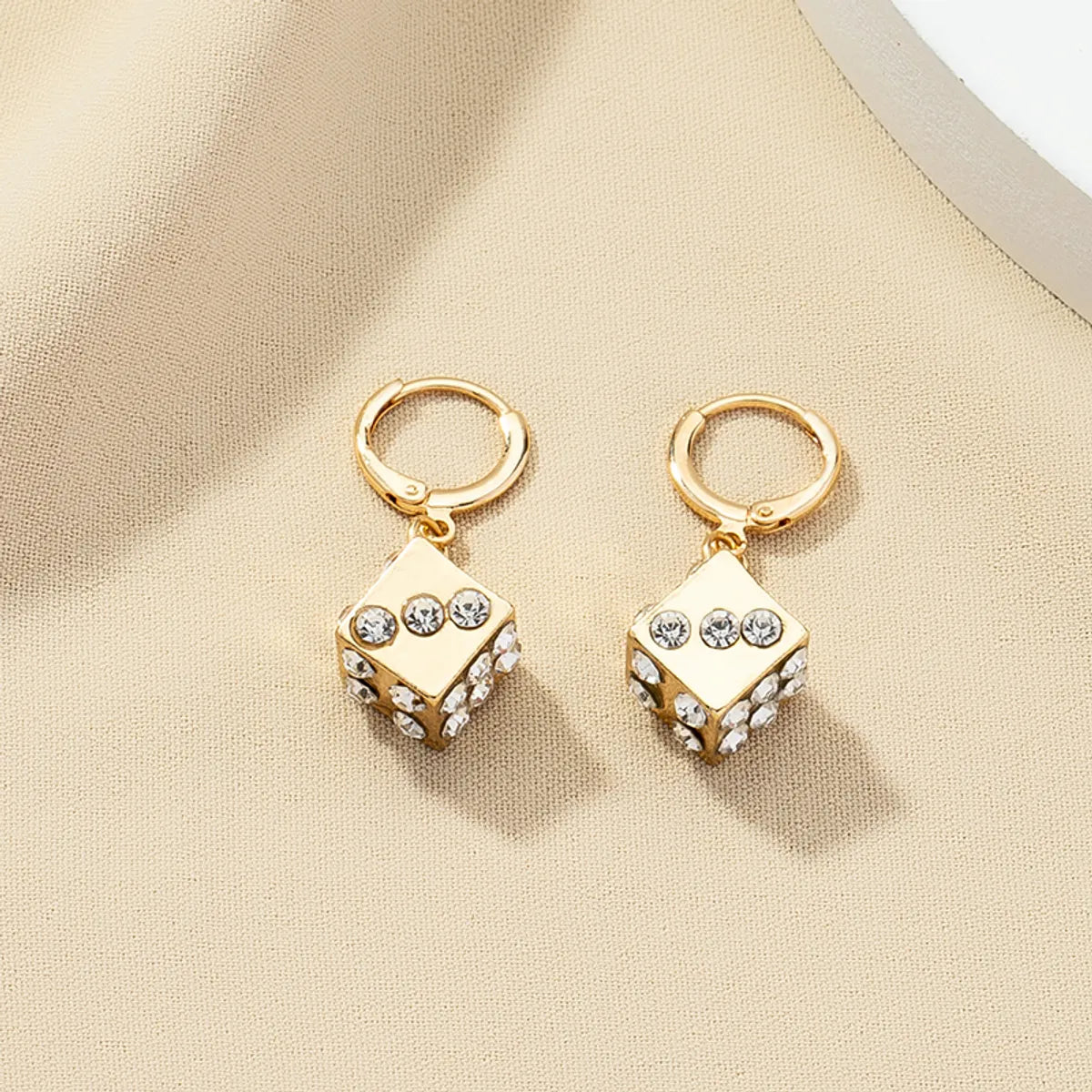 1 Pair Simple Style Quadrilateral Dice Plating Inlay Alloy Artificial Rhinestones 14k Gold Plated Drop Earrings