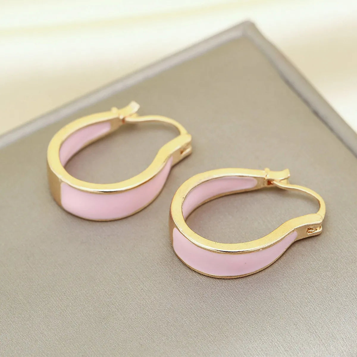 1 Pair Simple Style Round Enamel Alloy Earrings