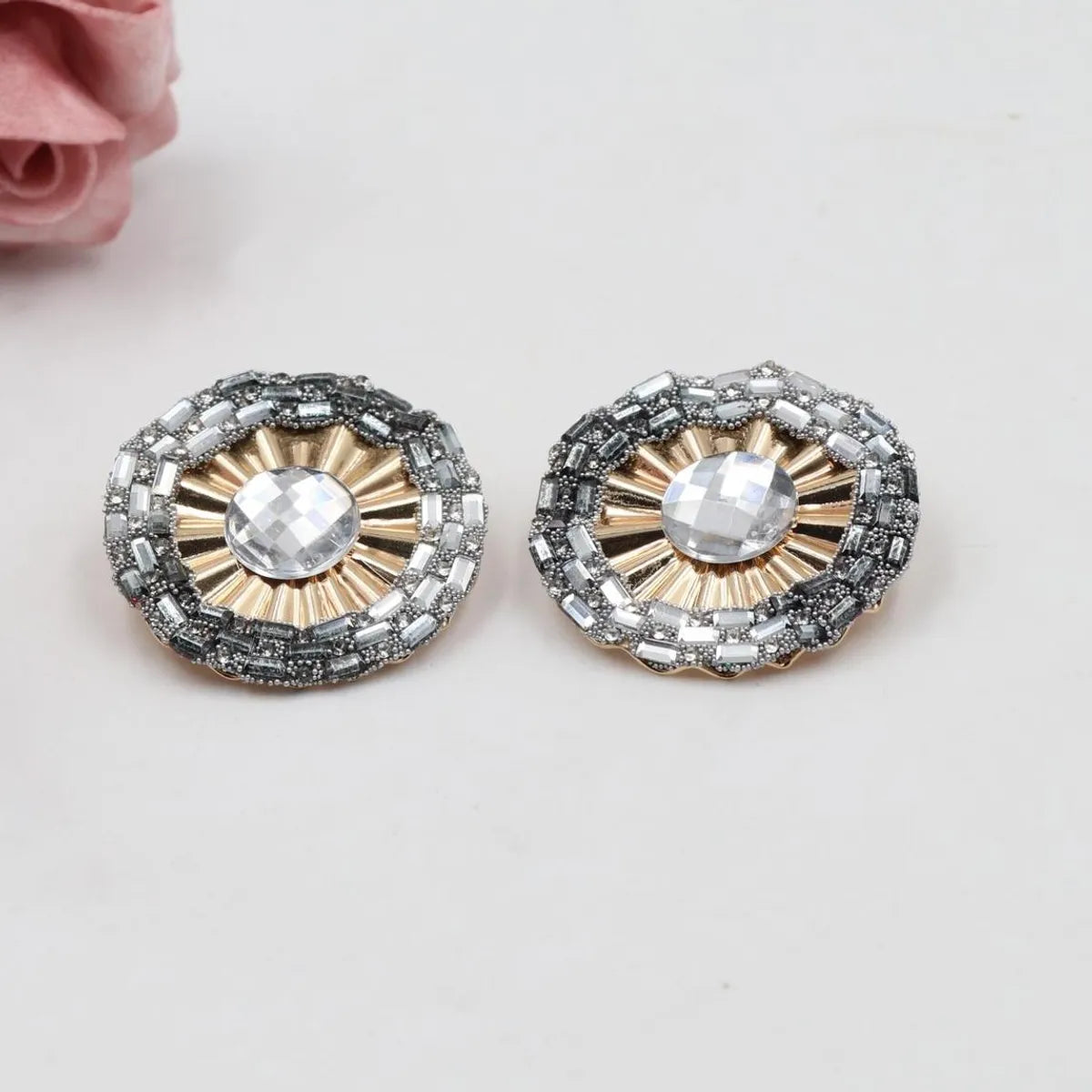 1 Pair Simple Style Round Flower Zinc Alloy Ear Studs