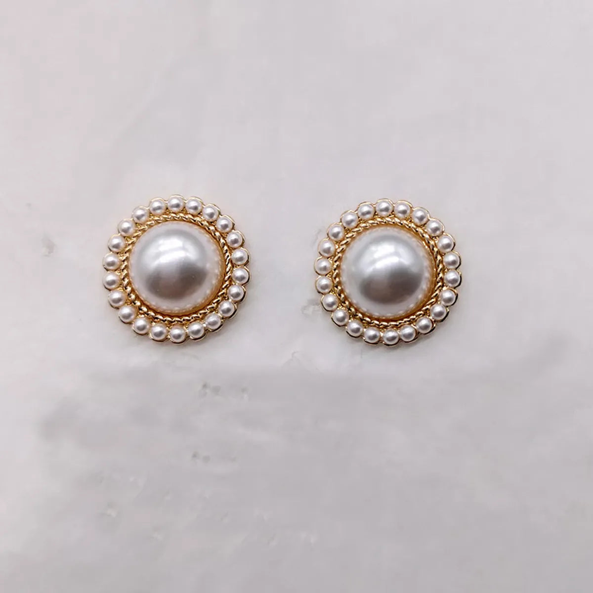 1 Pair Simple Style Round Inlay Alloy Pearl Ear Studs