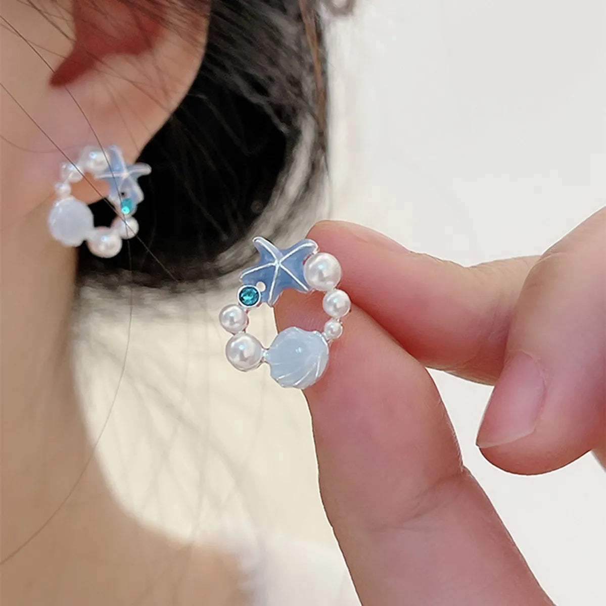 1 Pair Simple Style Round Inlay Alloy Zircon Ear Studs