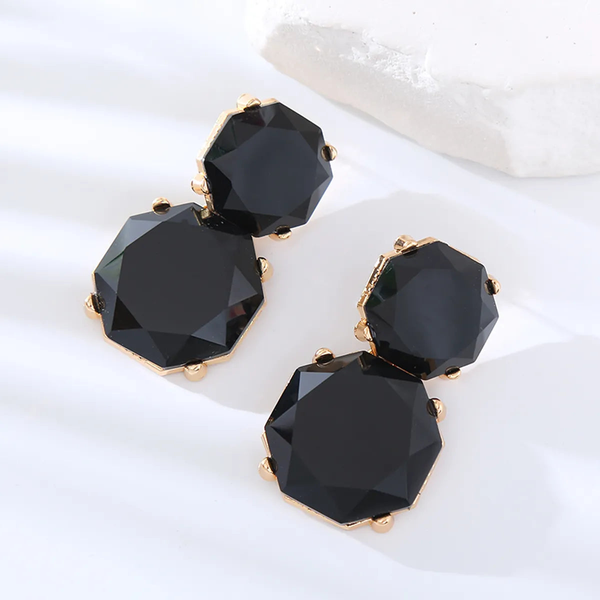 1 Pair Simple Style Round Inlay Resin Resin Drop Earrings