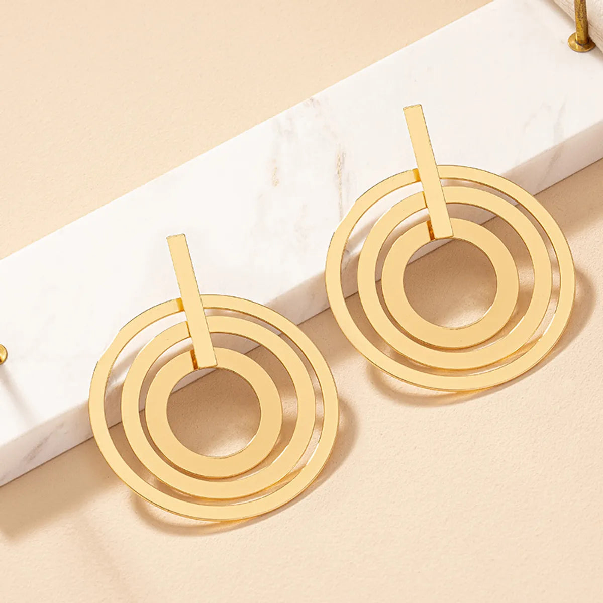 1 Pair Simple Style Round Plating Alloy Gold Plated Drop Earrings