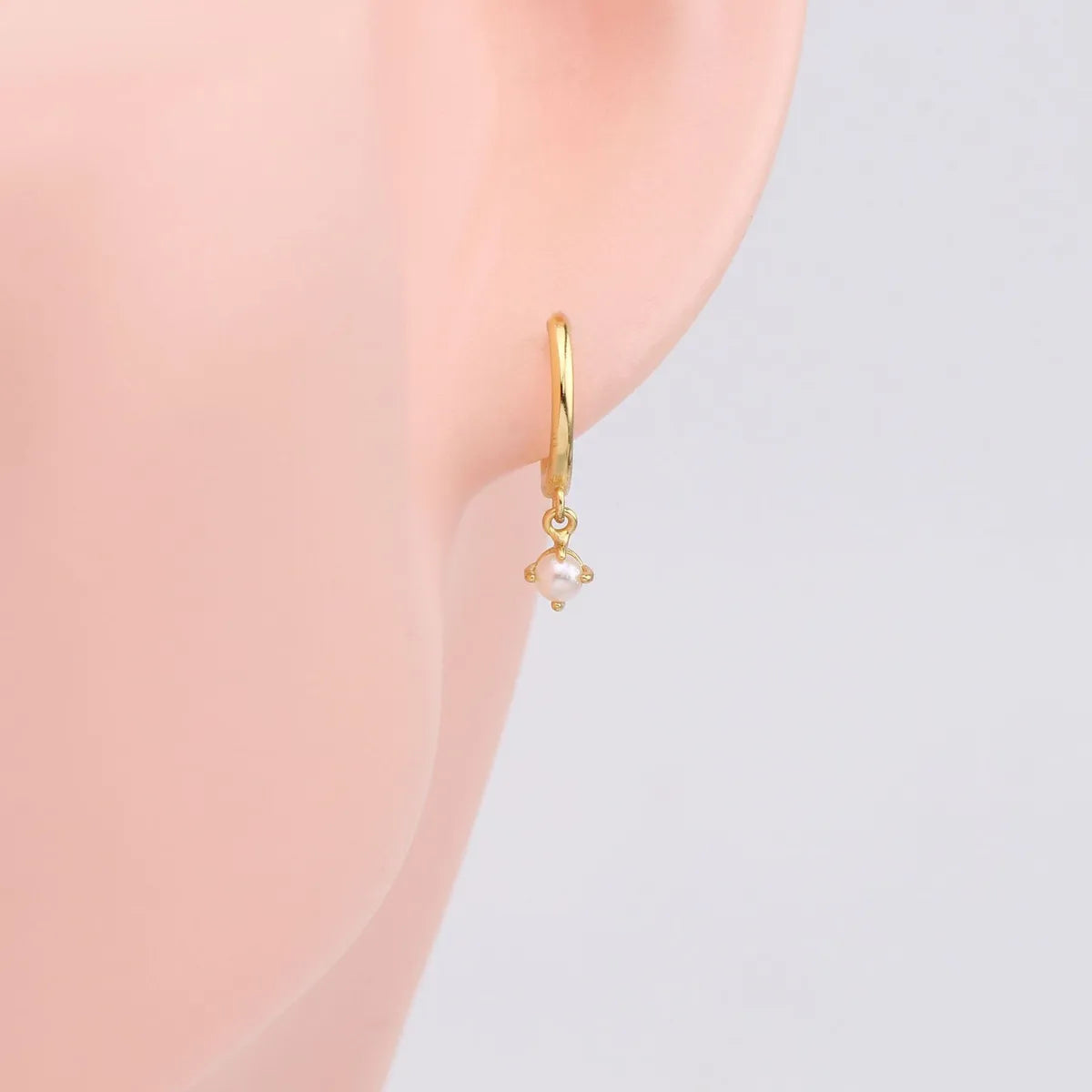 1 Pair Simple Style Round Plating Inlay Sterling Silver Artificial Pearls White Gold Plated Gold Plated Drop Earrings