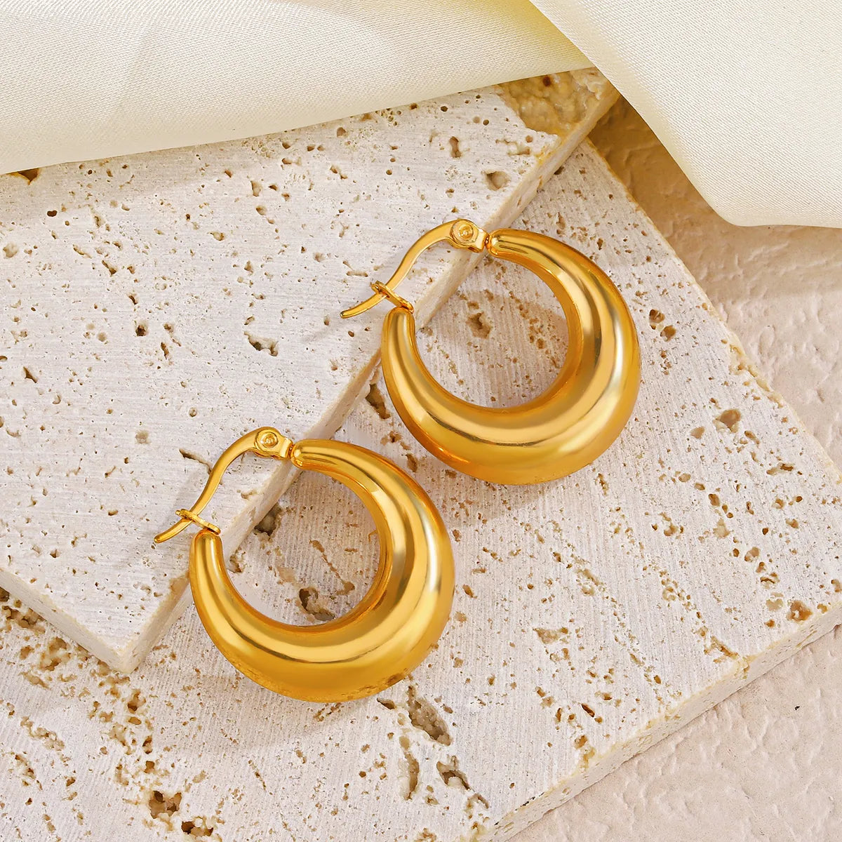 1 Pair Simple Style Round Plating Stainless Steel 18k Gold Plated Hoop Earrings