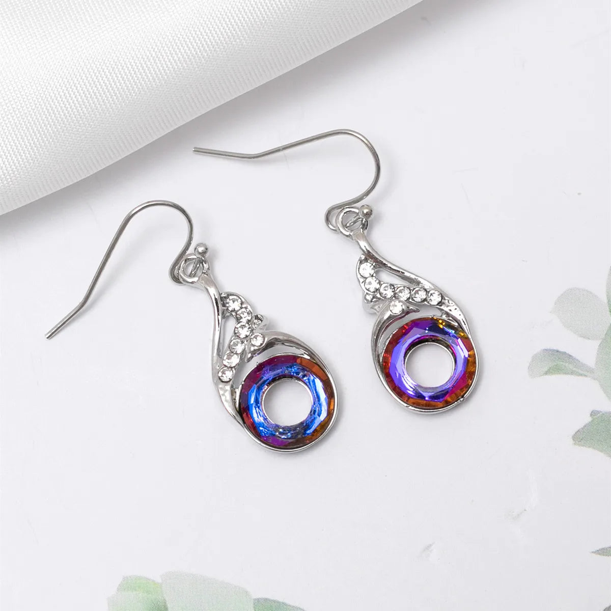 1 Pair Simple Style Round Rhinestone Inlay Rhinestones Women'S Drop Earrings