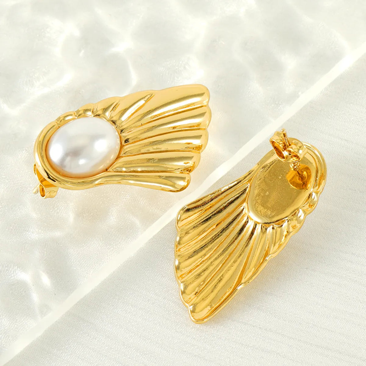 1 Pair Simple Style Sector Plating Inlay 304 Stainless Steel Pearl 18K Gold Plated Ear Studs