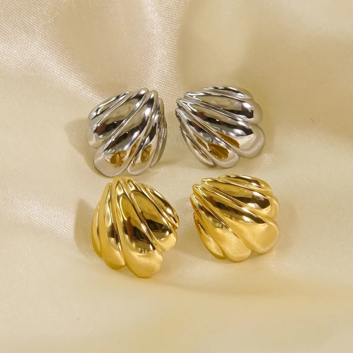 1 Pair Simple Style Shell 304 Stainless Steel 18K Gold Plated Ear Studs