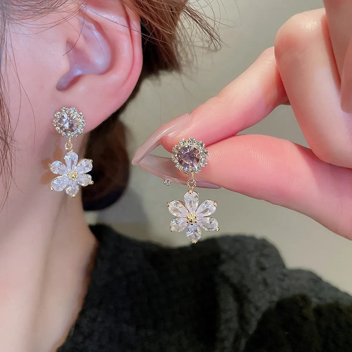 1 Pair Simple Style Shiny Flower Plating Inlay Copper Artificial Crystal 14k Gold Plated Drop Earrings