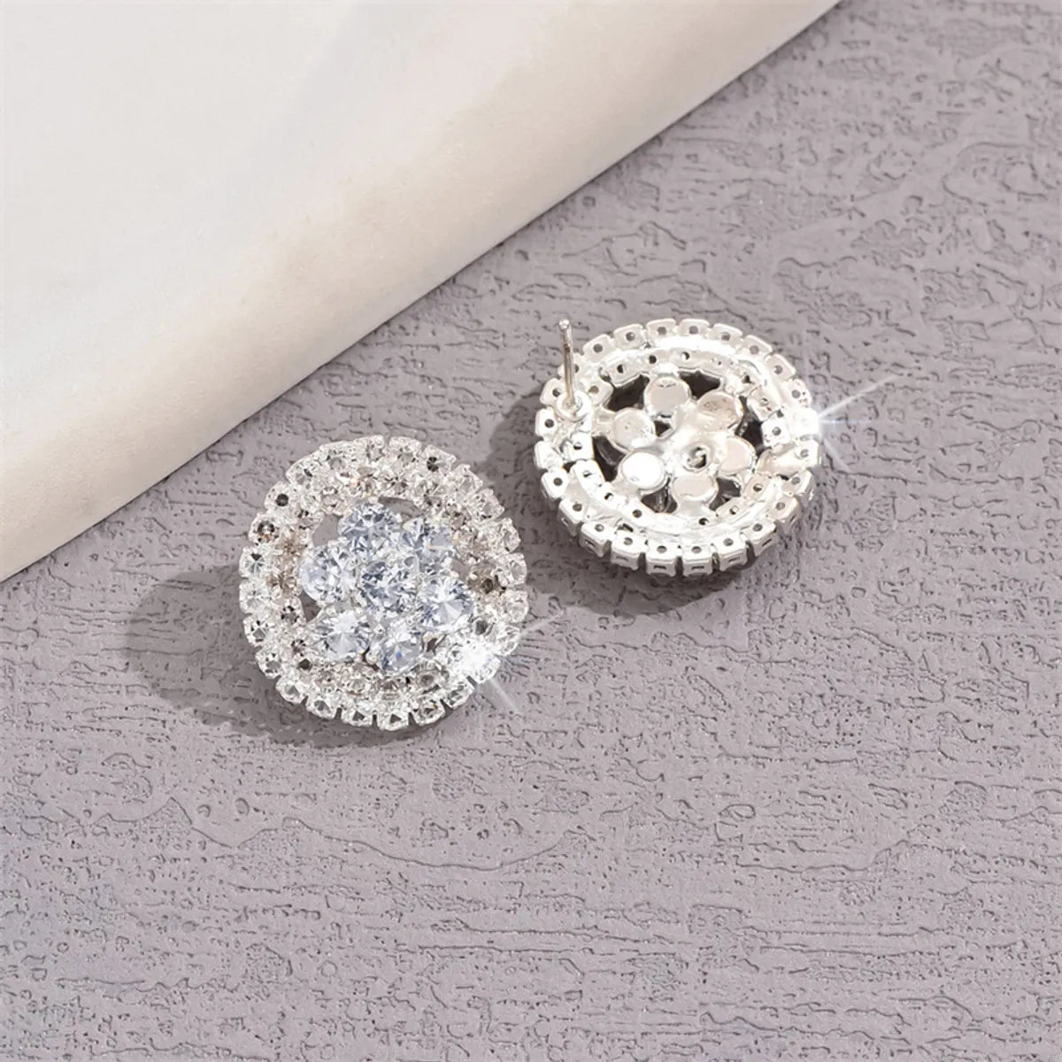 1 Pair Simple Style Shiny Geometric Inlay Alloy Glass Rhinestones Ear Studs