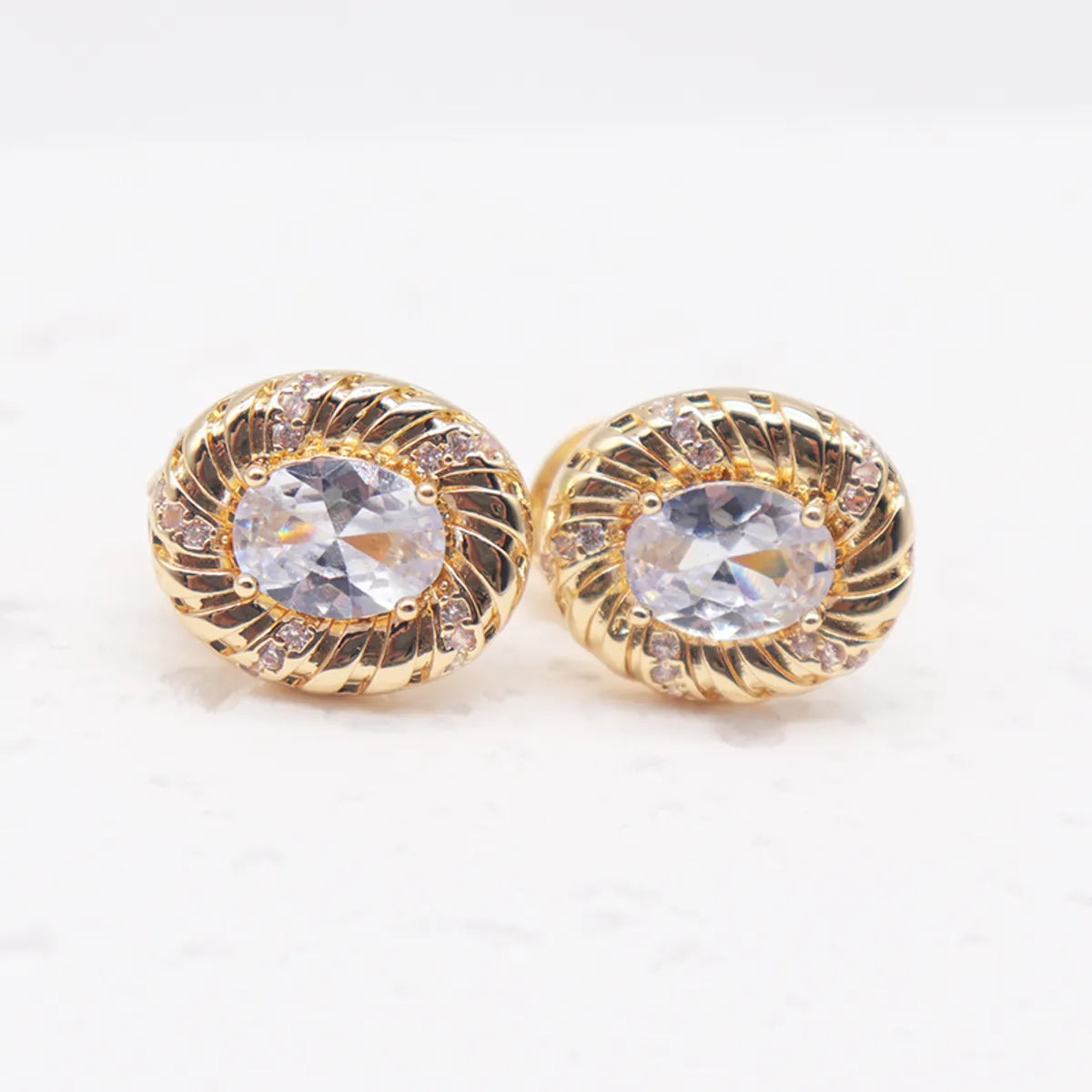 1 Pair Simple Style Shiny Geometric Plating Inlay Alloy Rhinestones Zircon Gold Plated Earrings