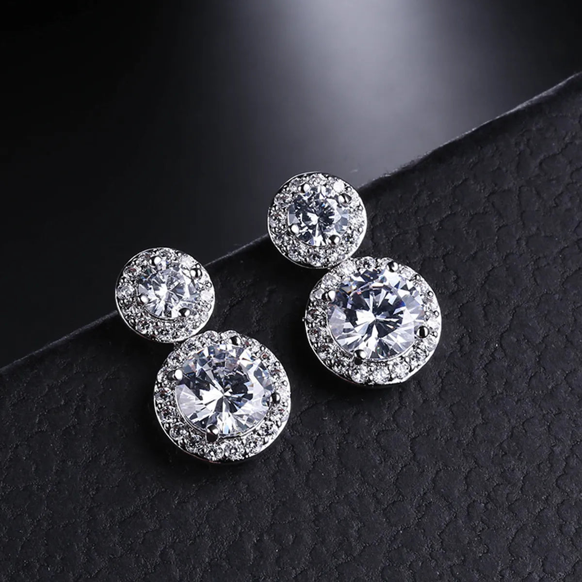 1 Pair Simple Style Shiny Round Plating Inlay Copper Alloy Zircon Drop Earrings